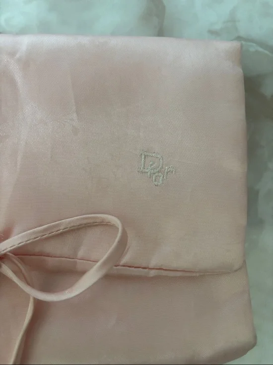 Dior pink silk jewelry bag with a beautiful pattern of 🍁 and flowers - Picture 7 of 8
